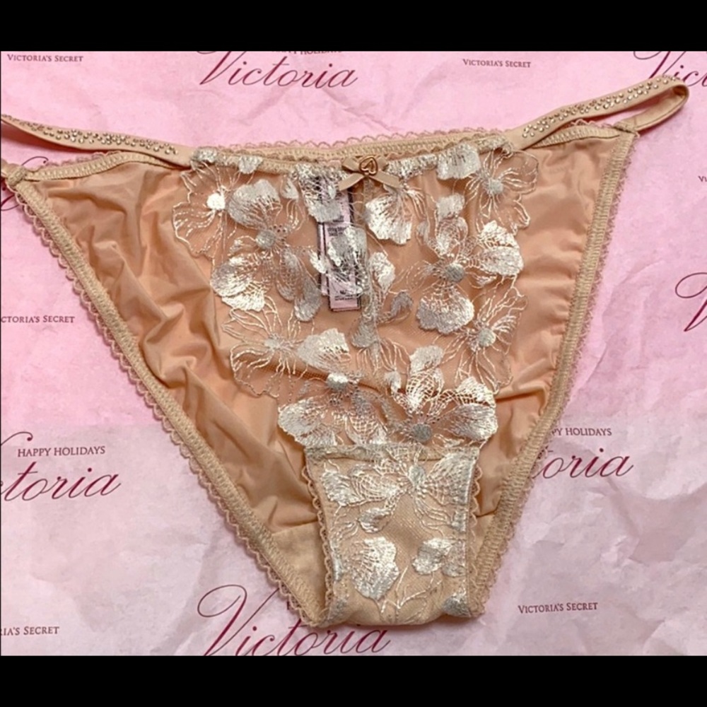 Victoria Secret VS LUXE  Shimmer Embroidered & Rhinestone Panty. Size Medium.